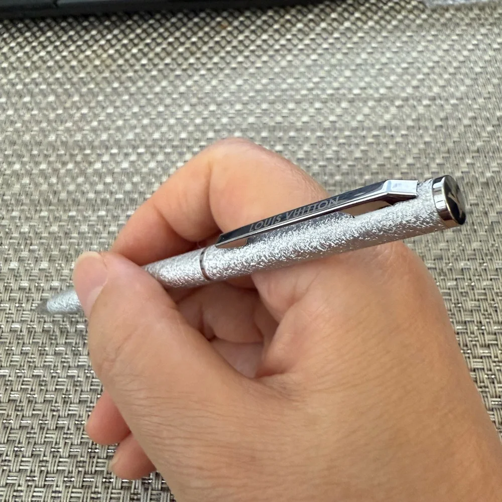 New metallic LOUIS VUITTON Ballpoint Pen（Gift with Purchase）